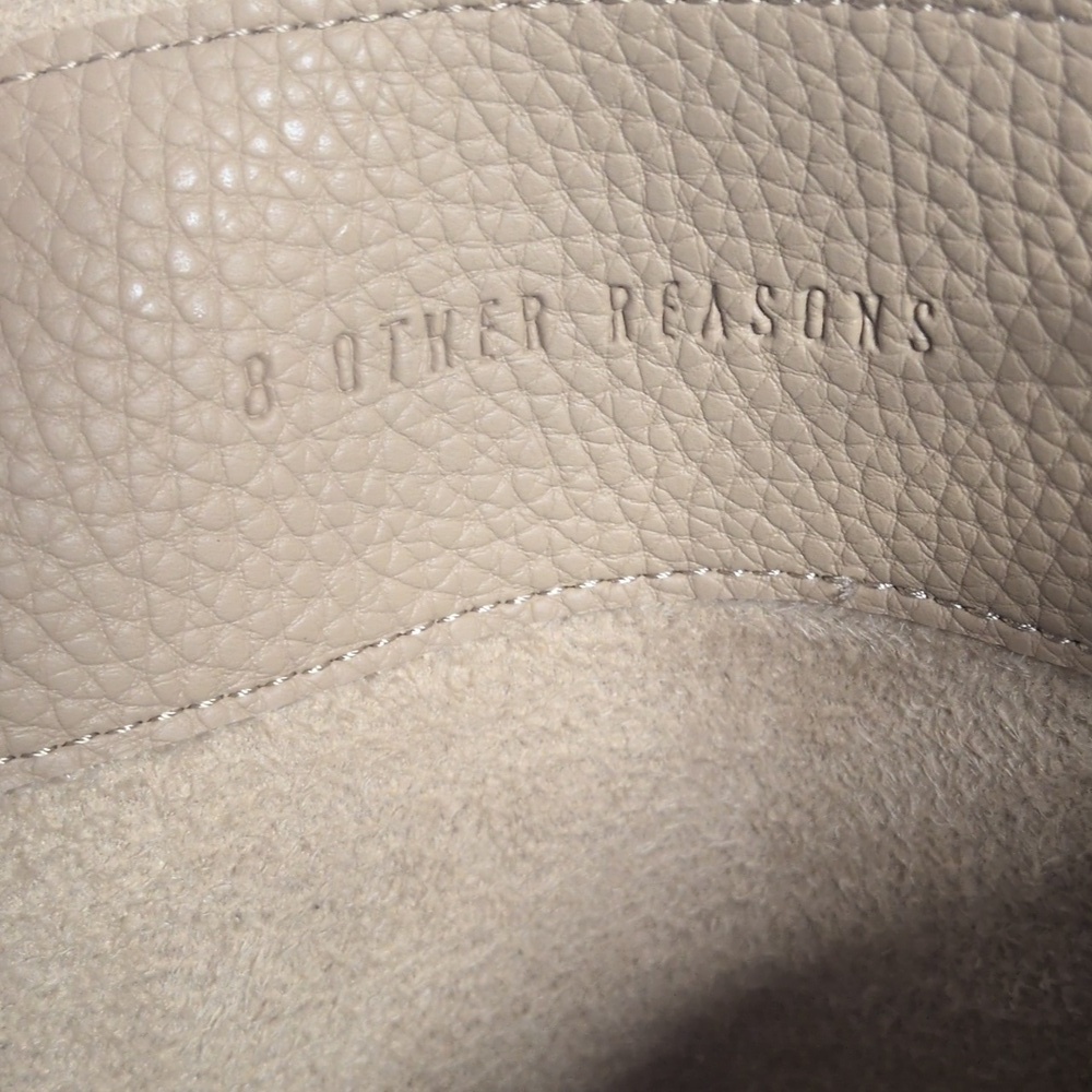 8 Other Reasons Vegan Leather Slouchy Bucket Bag, like new - Picture 5 of 6